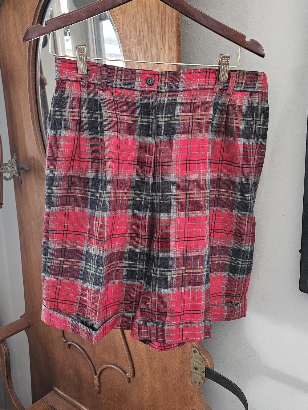 Rafaella 100% Wool Plaid Pleated Bermuda Shorts Size 14 Vintage